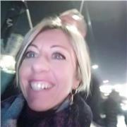 Ciao a tutti, sono Emanuela, Manu per i miei alunni :) insegno Inglese da circa vent'anni soprattutto a ragazzi a cui piace apprendere giocando